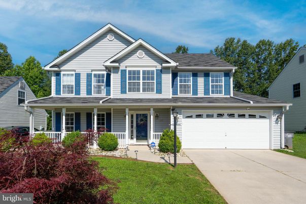 Attached, Exterior, Facade, Farmhouse