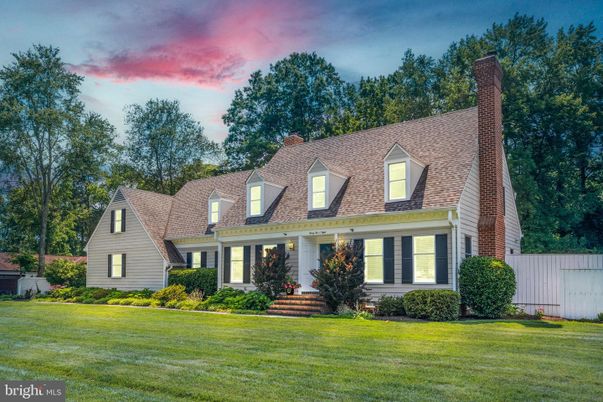 Exterior, Facade, Cape Cod