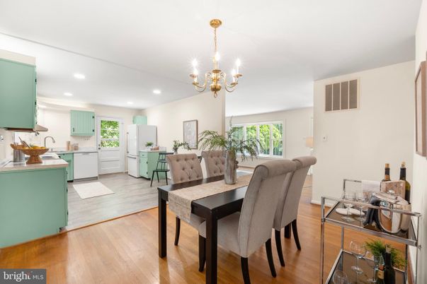 Chandelier, Dining room, Interior, Kitchen, Recessed Lighting, Wood Texture Flooring