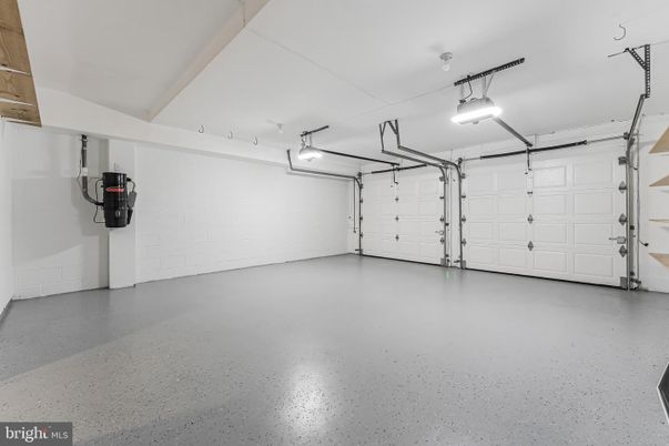 Garage, Interior