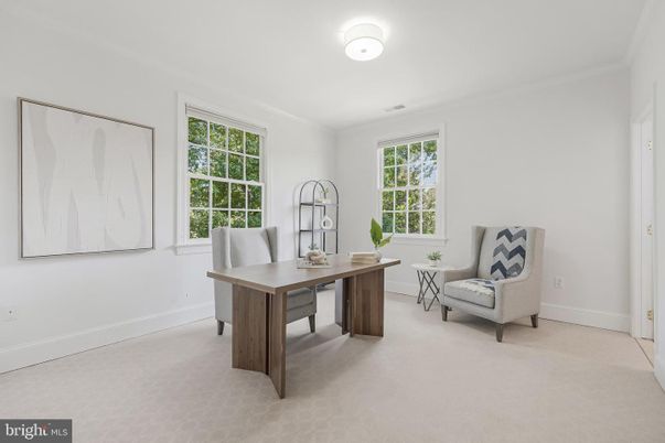 Home Office, Interior