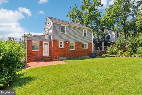 Backyard, Exterior, Facade, Brick Facade, Raised Ranch