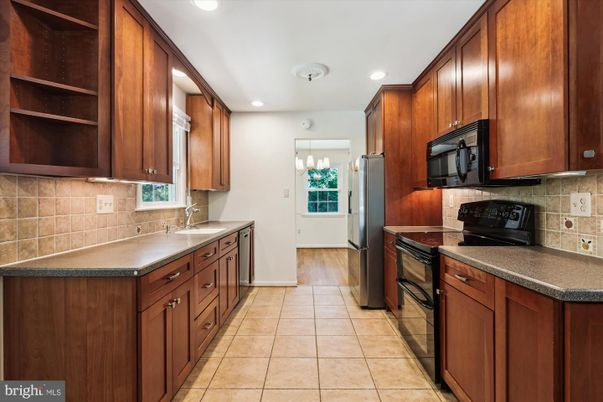 Chandelier, Interior, Kitchen, Recessed Lighting, Wood Texture Flooring