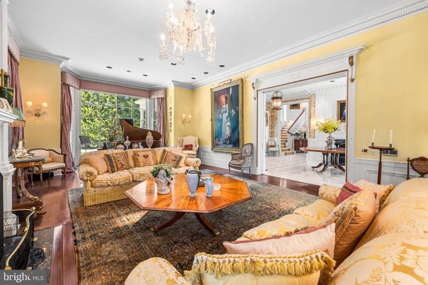 Chandelier, Interior, Living room, Piano, Recessed Lighting, Wood Texture Flooring