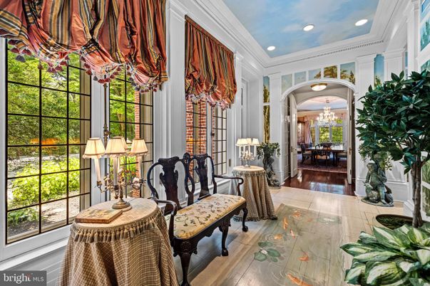 Chandelier, Dining room, Interior, Recessed Lighting, Wood Texture Flooring
