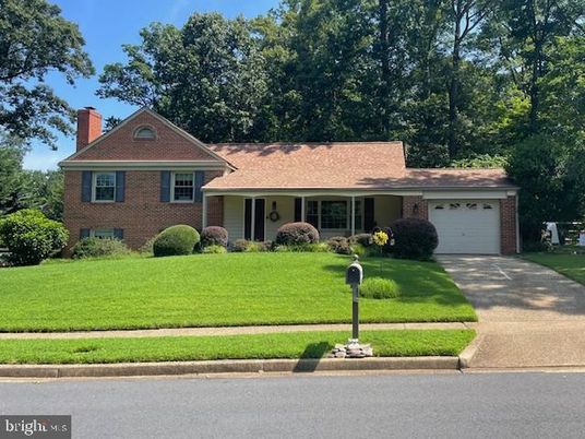 Attached, Exterior, Facade, Brick Facade, Ranch