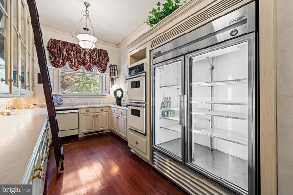 Interior, Kitchen, Pendant Lights, Stainless Steel Appliances, Wood Texture Flooring