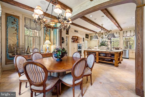 Chandelier, Dining room, Interior, Kitchen, Recessed Lighting, Stainless Steel Appliances, Wooden Beams
