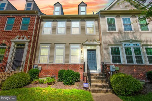 Exterior, Facade, Brick Facade, Rowhouse