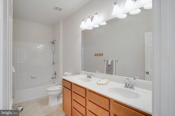 Bathroom, Dual Sink Vanities, Interior