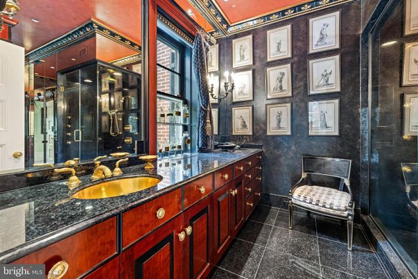 Bathroom, Dual Sink Vanities, Interior