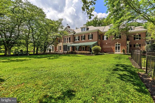 Backyard, Exterior, Facade, Brick Facade, Georgian