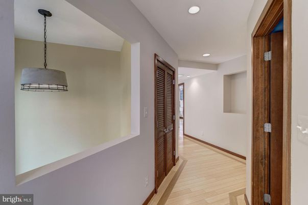 Interior, Pendant Lights, Recessed Lighting, Wood Texture Flooring