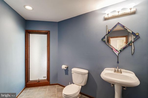Bathroom, Interior, Recessed Lighting