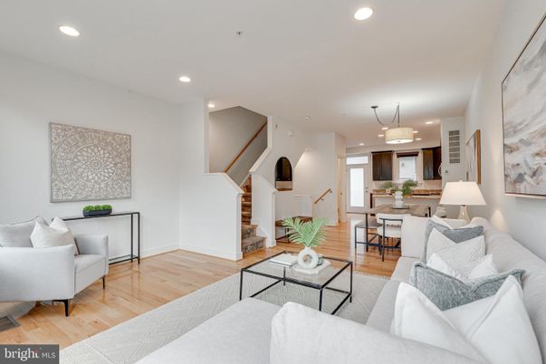 Dining room, Interior, Living room, Pendant Lights, Recessed Lighting, Wood Texture Flooring