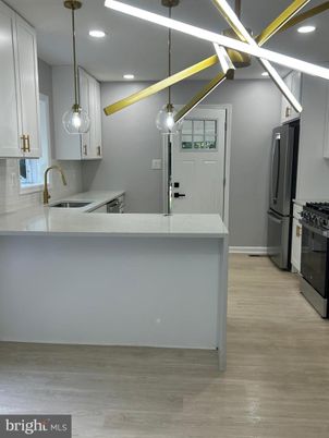 Interior, Kitchen, Pendant Lights, Recessed Lighting, Wood Texture Flooring