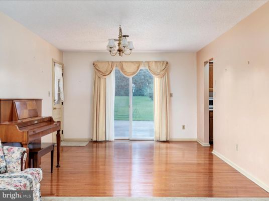 Chandelier, Interior, Piano, Wood Texture Flooring