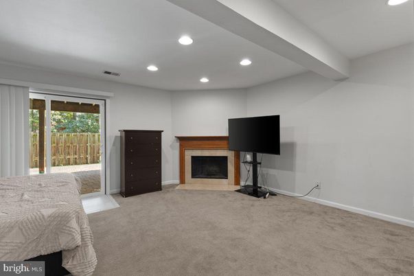 Fireplace, Interior, Recessed Lighting