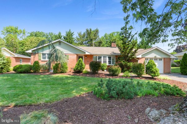 Attached, Exterior, Facade, Brick Facade, Ranch