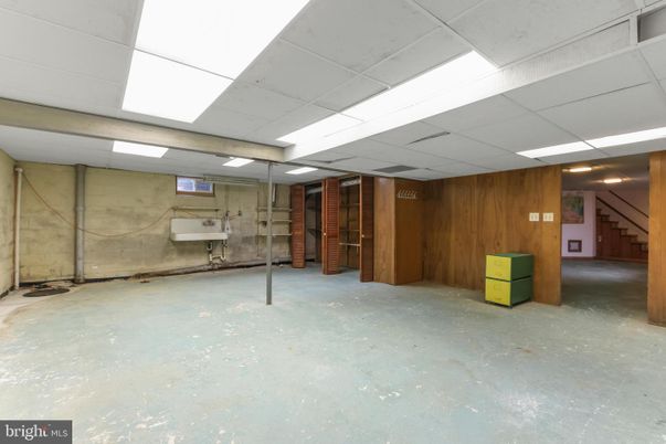 Empty room, Interior, Recessed Lighting, Wooden Walls