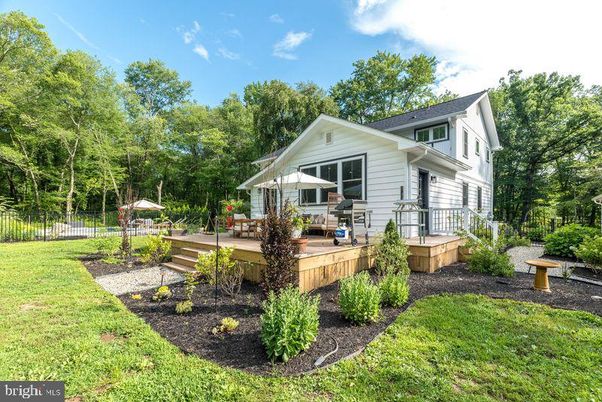Backyard, Exterior, Hot Tub