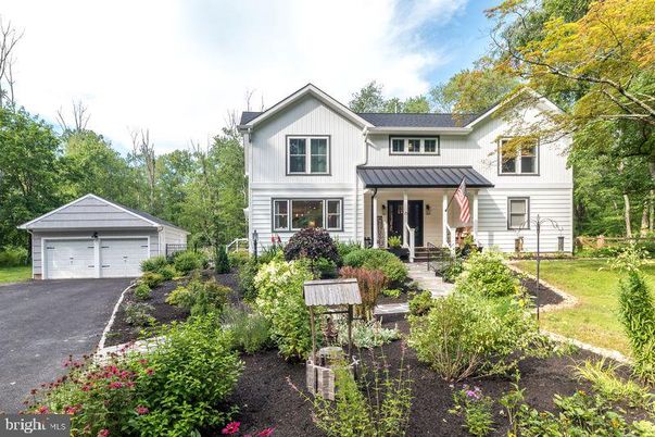 Detached Garage, Exterior, Facade, Farmhouse