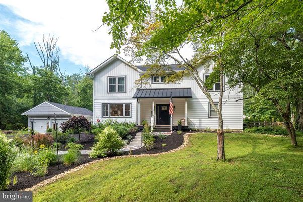 Backyard, Exterior, Facade, Farmhouse