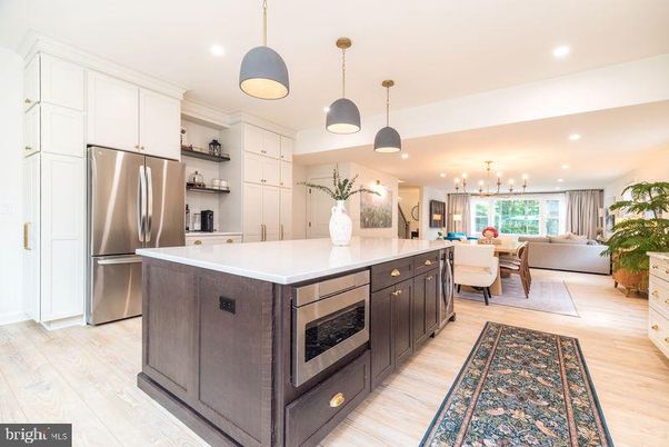 Dining room, Interior, Kitchen, Living room, Pendant Lights, Recessed Lighting, Stainless Steel Appliances, Wood Texture Flooring