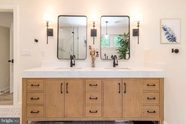 Bathroom, Dual Sink Vanities, Interior