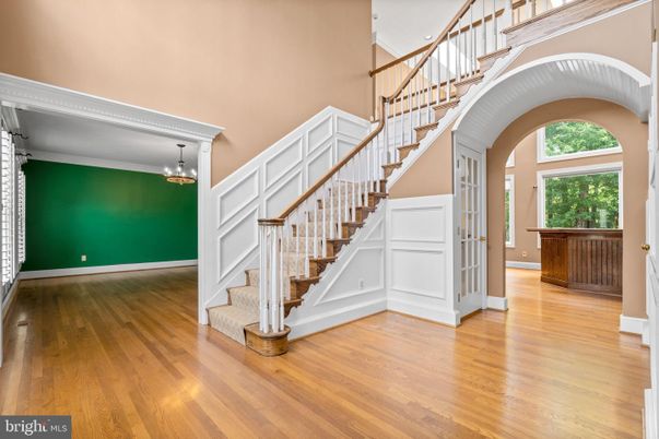Chandelier, Interior, Wood Texture Flooring