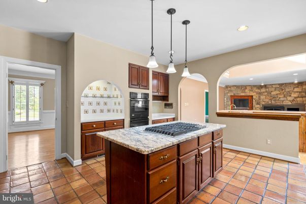 Interior, Kitchen, Pendant Lights, Recessed Lighting, Stone Walls