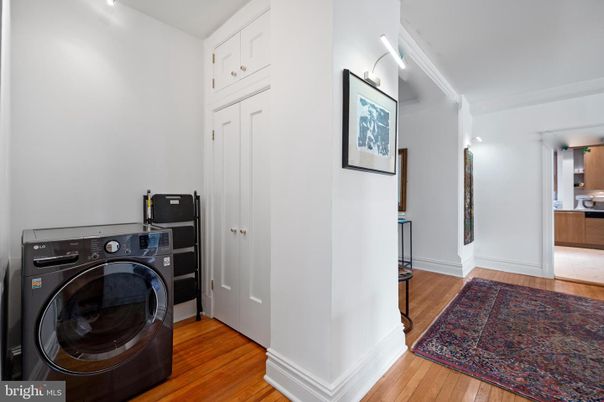 Interior, Utility Closets, Washer, Wood Texture Flooring