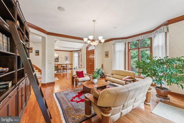 Chandelier, Dining room, Interior, Living room, Wood Texture Flooring