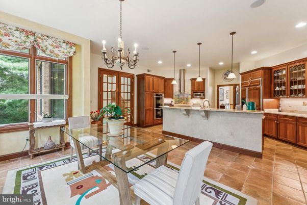 Chandelier, Dining room, Interior, Kitchen, Pendant Lights, Recessed Lighting, Stainless Steel Appliances