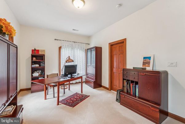 Home Office, Interior