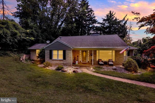 Exterior, Facade, Brick Facade, Ranch