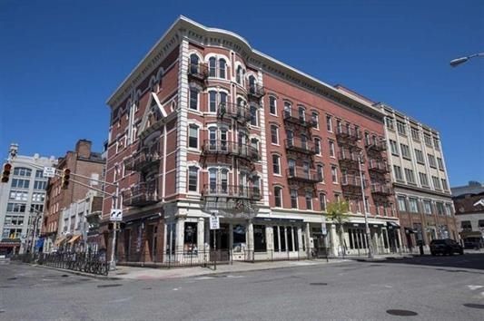 Exterior, Facade, Chicago School