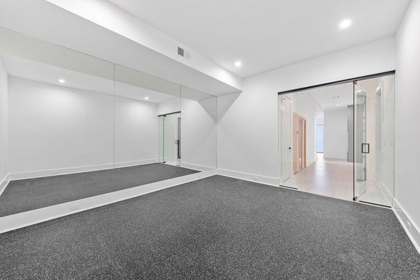 Empty room, Interior, Recessed Lighting