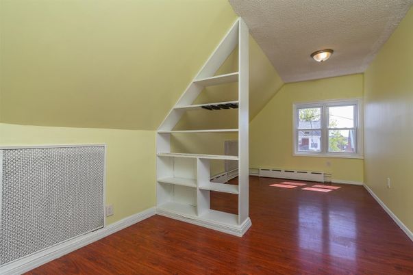 Empty room, Interior, Walk-in Closets, Wood Texture Flooring