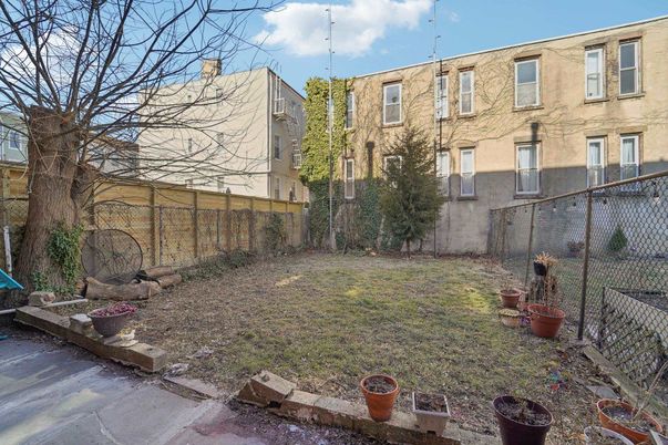 Backyard, Exterior, Facade, Rowhouse