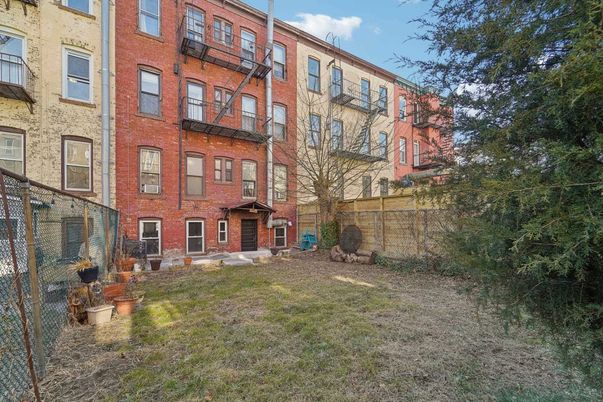 Backyard, Exterior, Facade, Brick Facade, Rowhouse