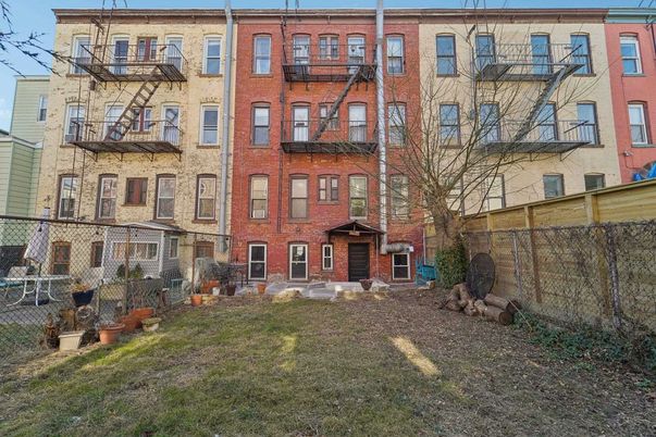 Exterior, Facade, Brick Facade, Rowhouse