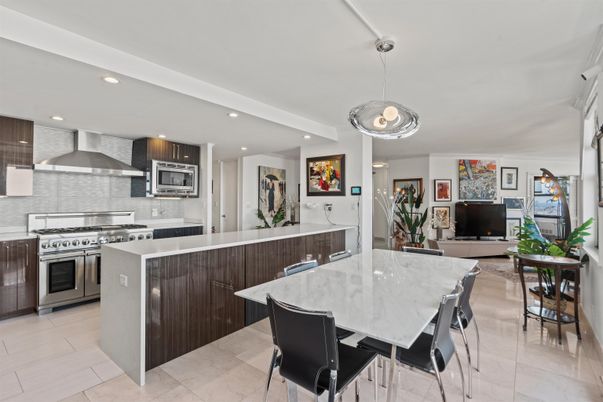 Dining room, Interior, Kitchen, Pendant Lights, Recessed Lighting, Stainless Steel Appliances