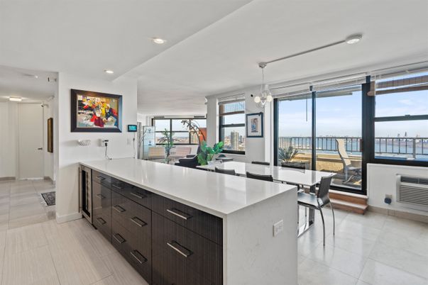 Dining room, Interior, Kitchen, Pendant Lights, Recessed Lighting, Water