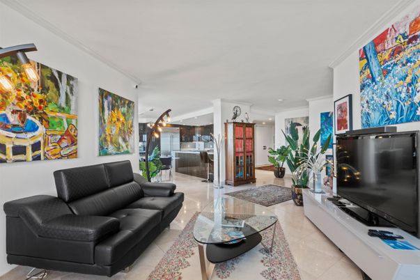 Interior, Kitchen, Living room, Pendant Lights, Recessed Lighting, Stainless Steel Appliances