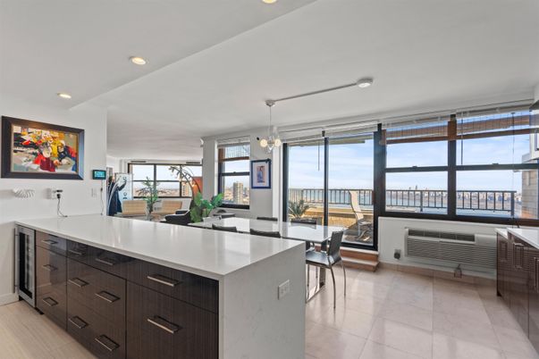 Dining room, Interior, Kitchen, Pendant Lights, Recessed Lighting, Water