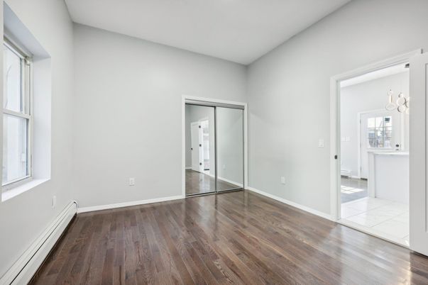 Empty room, Interior, Pendant Lights, Wood Texture Flooring