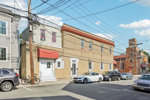 Exterior, Facade, Brick Facade, Rowhouse
