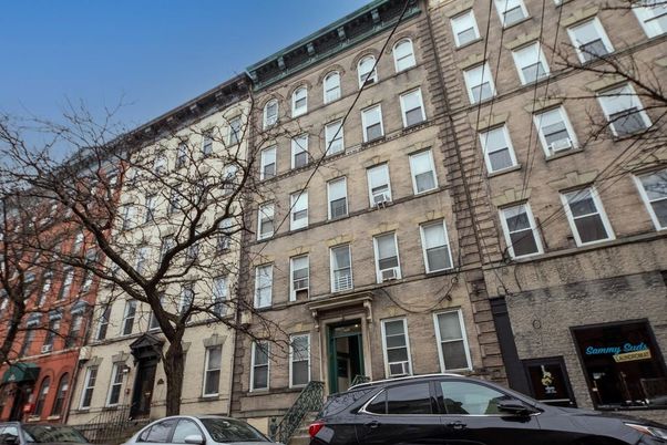 Exterior, Facade, Brick Facade, Rowhouse