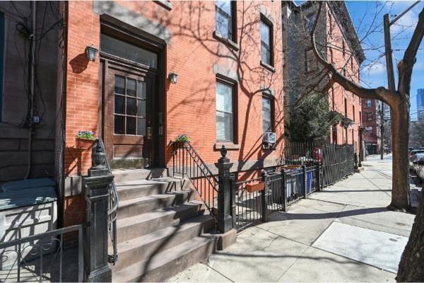 Exterior, Facade, Brick Facade, Rowhouse